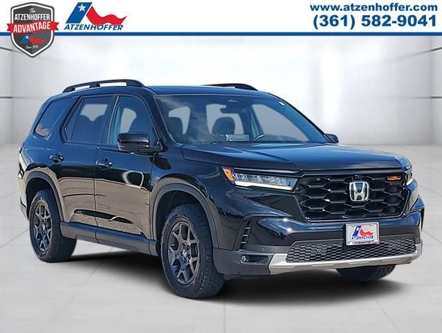 2025 Honda Pilot TrailSport in -Select- — front three-quarter view